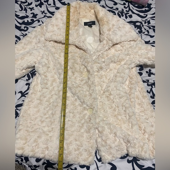 Used Womens soft Cream Alfani Polyester Coat- size 16 - Picture 8 of 11